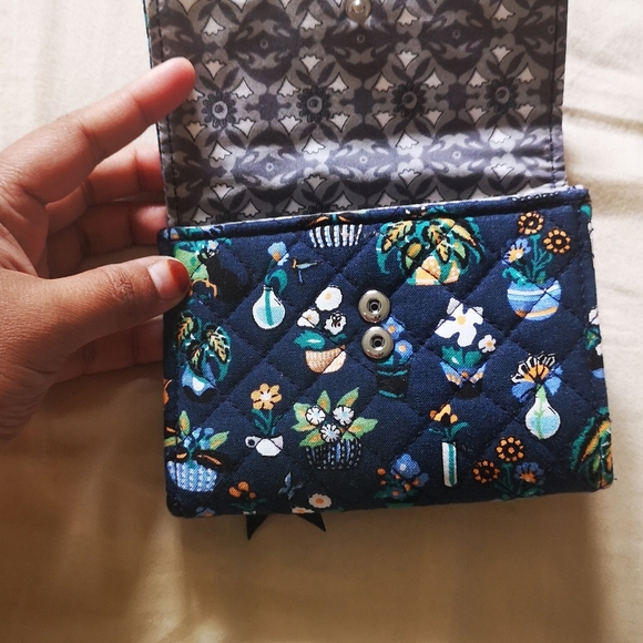 Vera Bradley Women's Cotton Riley Compact Wallet with RFID Protection - Picture 5 of 8